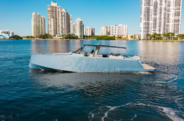 luxury yacht indoor seating area fort lauderdale nauti-crew-yacht-charters-fort-lauderdale-img4