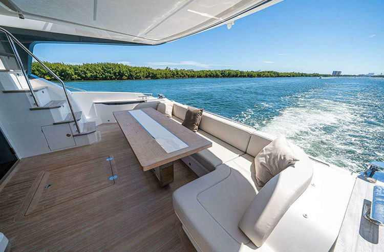 what to expect on pearl 62 yacht charter in fort lauderdale